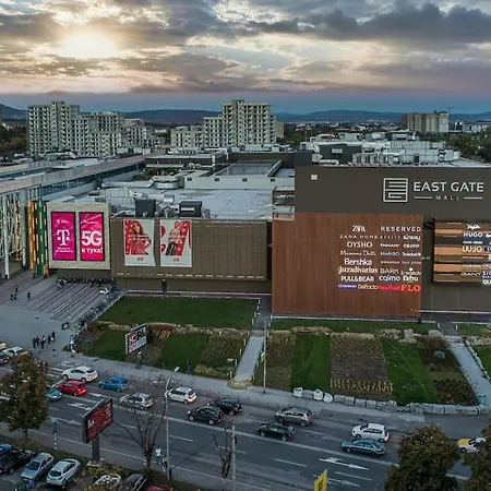 Gm East Gate Lux